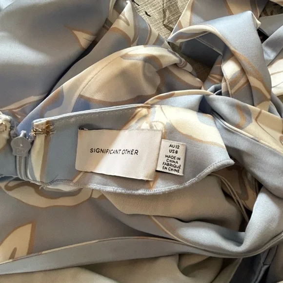 Elegant Blue Floral Maxi Dress - Picture 5 of 6